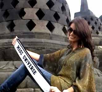 Miss Universe di Candi Borobudur