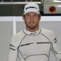 Button Tak Ingin Sesumbar