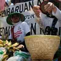 Hari Pangan Sedunia, Puluhan Petani Kecam Ketergantungan Pabrik