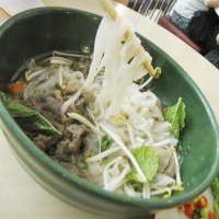 Gurih Hangat Vietnamese Beef Noodle