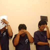 Paman dan Keponakan Kompak Curi Motor 