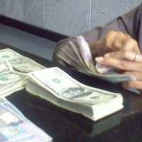 Rupiah Kena Koreksi Tipis