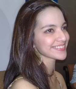 Hujan Petir Sambut Keluarga Bakrie Melamar Nia Ramadhani