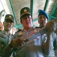 Razia Penumpang KA, Polisi Sita Lima Sajam 