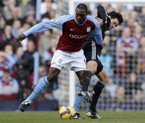 Chelsea Ditekuk Villa 1-2