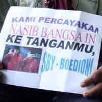 Warga Lokalisasi Kremil Berdoa untuk Kepemimpinan SBY