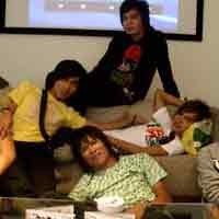 Main Film, Andhika Kangen Band Jadi Tukang Cuci