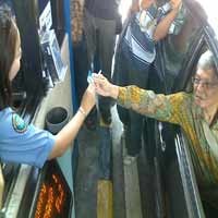 Kini Bayar Tol Cukup dengan Kartu 