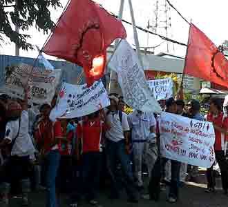 Karyawan PT Indo Yoke Menuntut Hak
