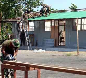 Marinir RI dan AS Bangun Gedung Sekolah