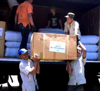 Depdiknas Bantuan Korban Gempa