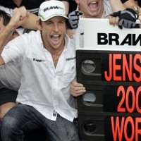 Usai Hamilton, Kini Giliran Button