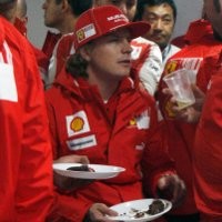 Ultah, Kimi Diselubungi Api