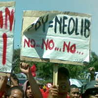 Tolak SBY-Boediono, Ratusan Buruh Demo Gedung DPR