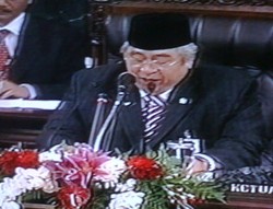 TK Belepotan Pimpin Sidang MPR