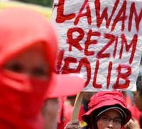 Buruh Geruduk Gedung DPR