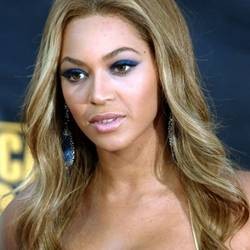 Dilarang Seksi, Beyonce Tunda Konser di Malaysia?