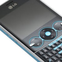 LG Panaskan Demam Ponsel Qwerty 