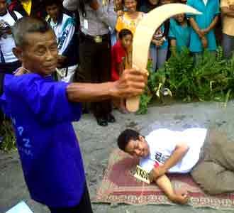 Rekonstruksi Pembunuhan Tukang Becak