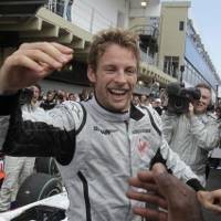 Saking Bahagianya, Button Kurang Tidur