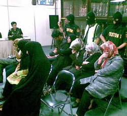 Warga Iran Ngaku Hanya Dititipi Sampo, Tak Tahu Isinya Sabu