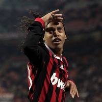 Leonardo Tetap Percaya Ronaldinho
