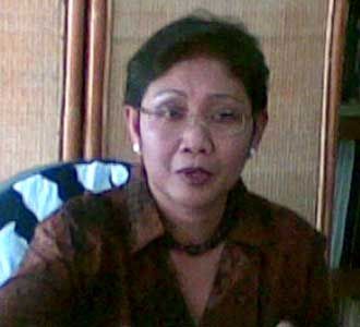 Endang Klarifikasi Seputar Bawa Virus ke LN