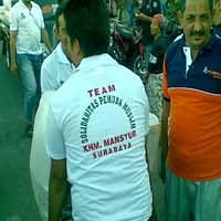 Komunitas Pemuda Muslim Ampel Sumbang Korban Gempa Padang