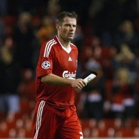 Memanfaatkan Nama Besar Setan Merah