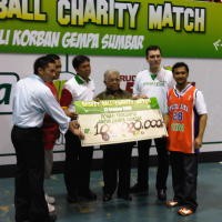 Eksebisi Galang Dana Amal ke Sumbar