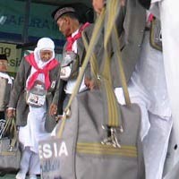 Anggota TNI-Polri Amankan Kedatangan Jamaah Haji di Jeddah