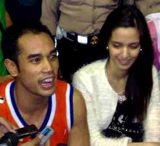 Nia Ramadhani-Ardie Bakrie Makin Mesra