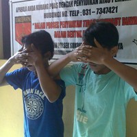 Berdalih Gaji Cekak, Dua ABG Nekat Curi Gitar