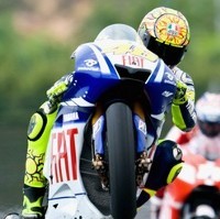 Rossi Keempat karena Pakai Ban Lama
