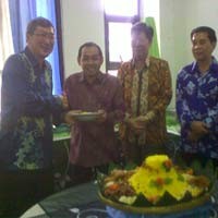 Mahkota Medical Center Buka Perwakilan di Surabaya