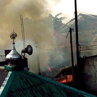Ruko Terbakar di Cipinang Besar, 11 Mobil Pemadam Diterjunkan