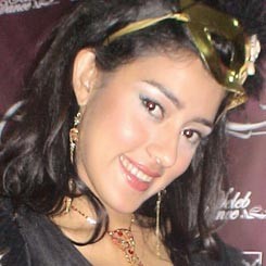 Main Film, Fairuz A. Rafiq Tertantang Menunggangi Jet Ski