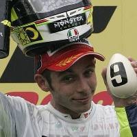 Rossi Mengejar Agostini