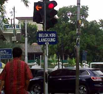 Belok Kiri Langsung Masih Terpasang