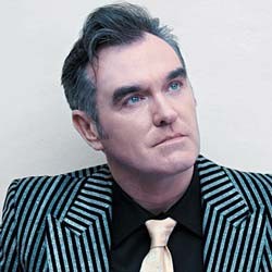 Morrissey Tumbang di Atas Pentas