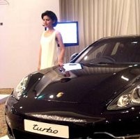 Pecinta Porsche Panamera Harus Menahan Diri