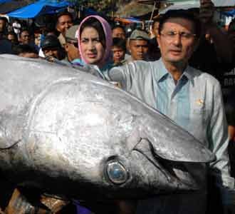 Fadel Muhammad Kunjungi Nelayan