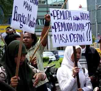 Demo Tolak Kebudayaan Barat