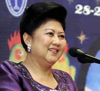 Ibu Negara Buka Bazar Amal