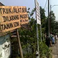 Warga Kandangan Geruduk Proyek Pemasangan Pipa Gas