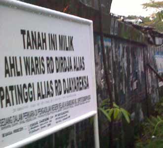 Ahli Waris Dirdja Pasang Papan Kepemilikan