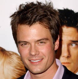 Bintang Transformers Bantah Tiduri Penari Telanjang