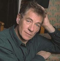 Menjadi Gay, Bintang Lord of The Rings Merasa Seperti Yahudi di Zaman Nazi 