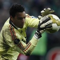 Fans Serang Laser ke Dida, Napoli Didenda