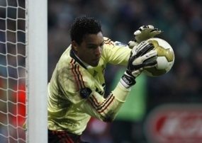 Fans Serang Laser ke Dida, Napoli Didenda